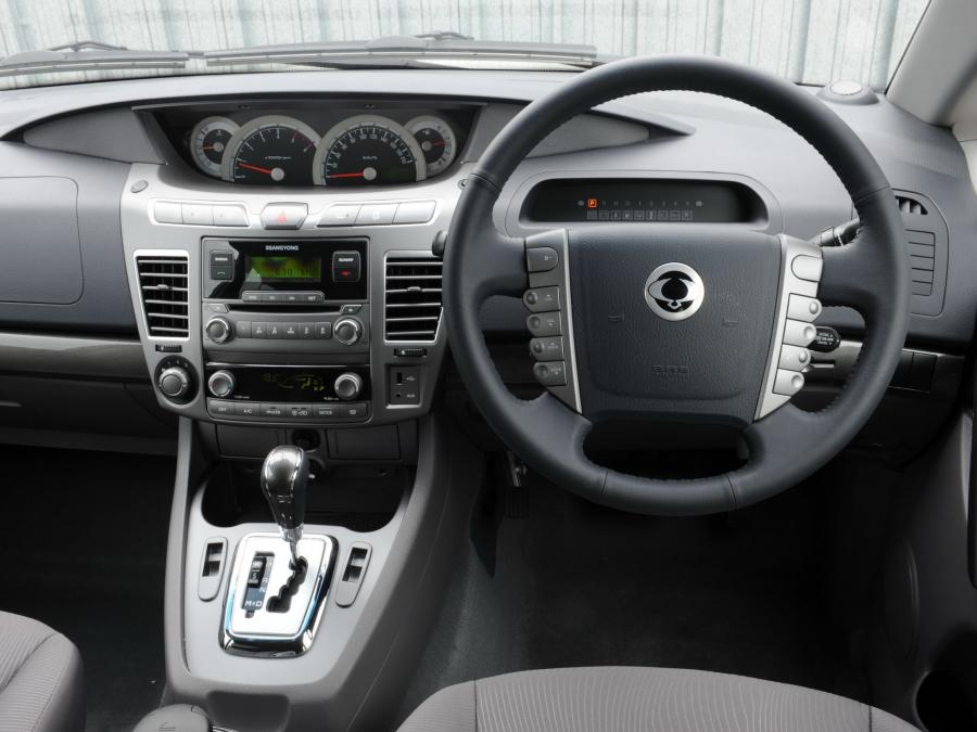  SsangYong Stavic 2013 года  (фото 12 из 12)